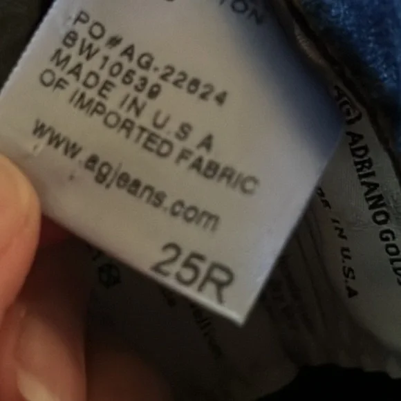 41. AG The Stilt Cigarette Leg Jeans in Medium Wash , Size 25